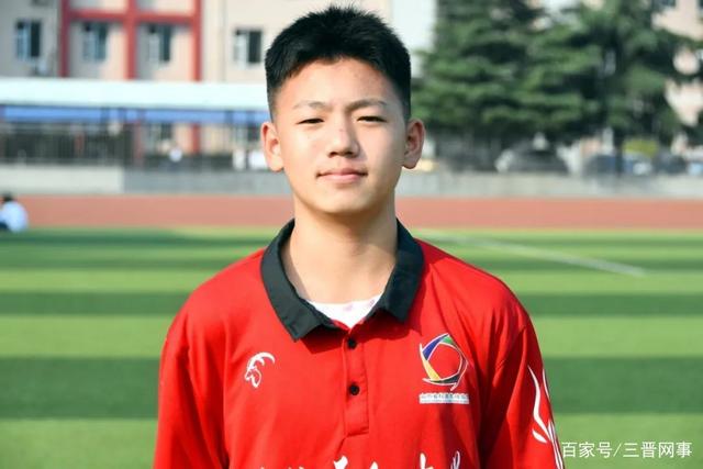 各进一球！浙江3-2英博赛后，王钰栋社媒晒毛伟杰球衣